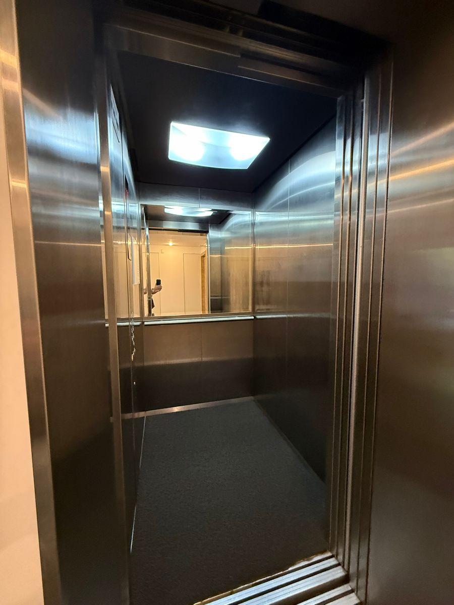 Lomas de Monteserrín. Bellisimo Departamento con Balcón — imagen 9