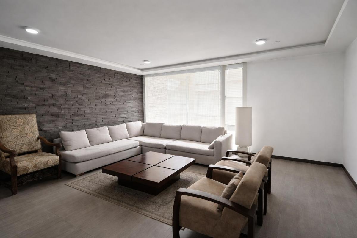 Casa en Venta Cumbayá de 6 Habitaciones, 2 Dorm. Planta Baja — imagen 6