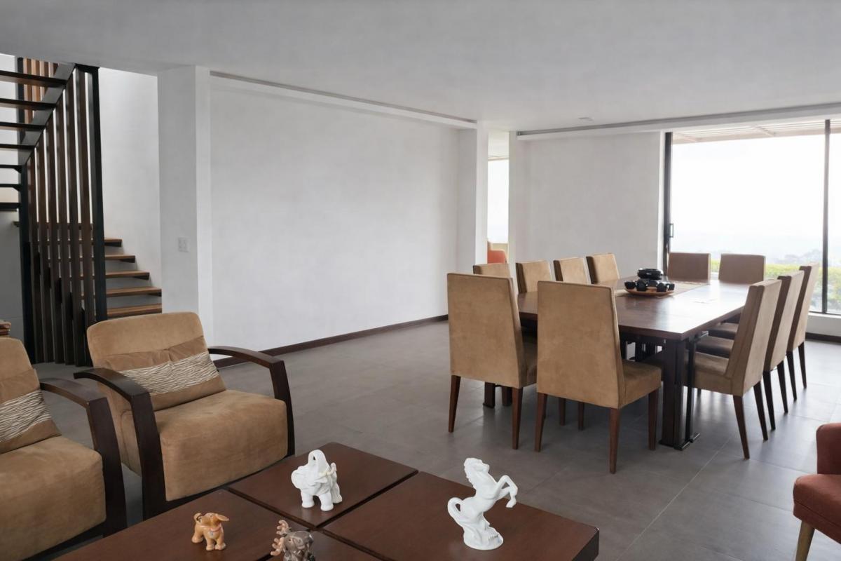 Casa en Venta Cumbayá de 6 Habitaciones, 2 Dorm. Planta Baja — imagen 5