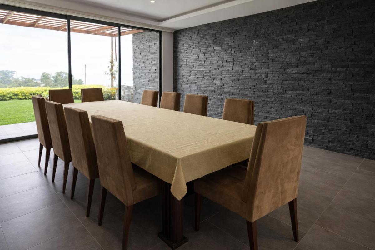 Casa en Venta Cumbayá de 6 Habitaciones, 2 Dorm. Planta Baja — imagen 3