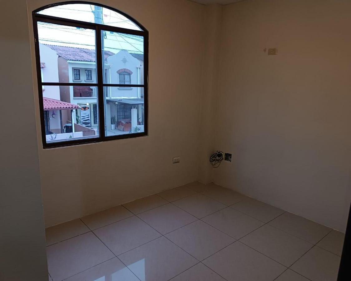 Casa de Venta en La Rioja - Asturias, Guayas — imagen 6
