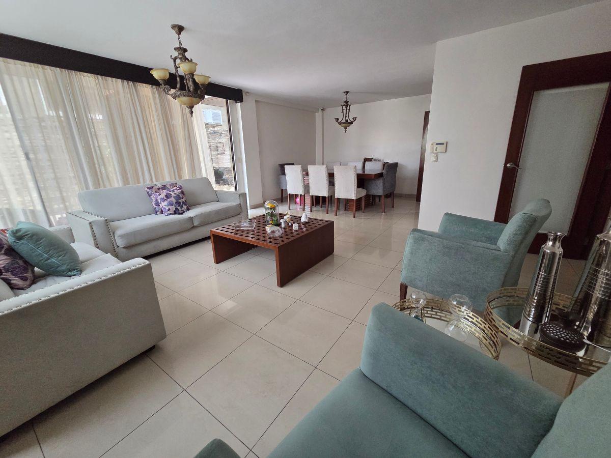 Casa de 4 Dorm. Uno de Ellos en Planta Baja con Patio Grande con Piscina, Guayas — imagen 10