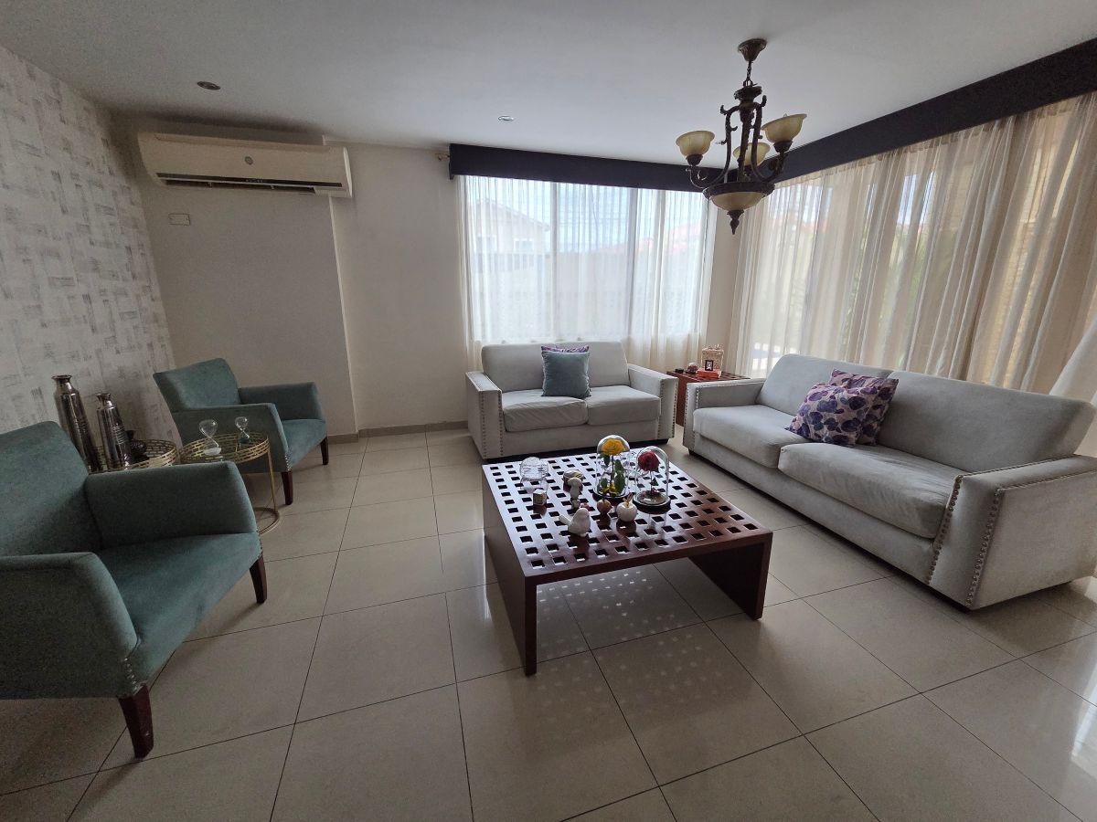 Casa de 4 Dorm. Uno de Ellos en Planta Baja con Patio Grande con Piscina, Guayas — imagen 9