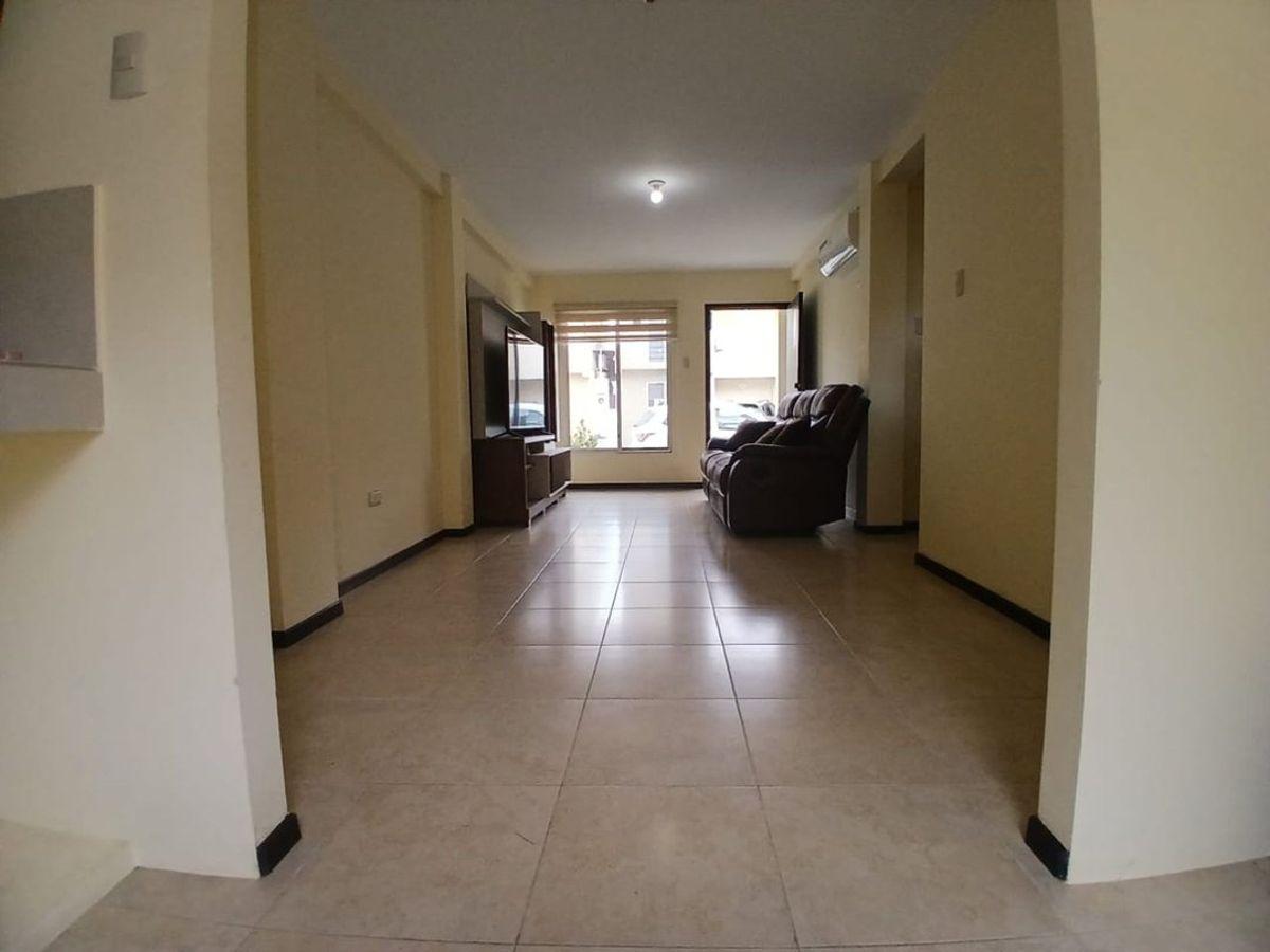 Venta de Casa Urb. Gran Vittoria L. Bermeo, Guayas — imagen 8