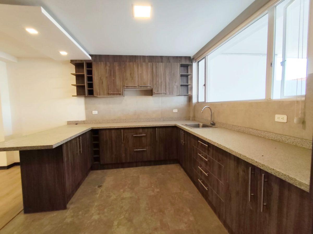 Vendo Dep 2 Dorm. Sector Carcelen Piso 1 Patio — imagen 9