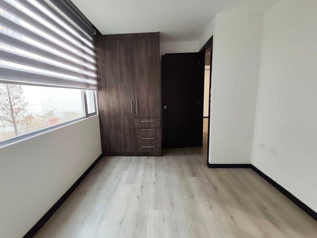 Vendo Dep 2 Dorm. Sector Carcelen Piso 1 Patio — imagen 4