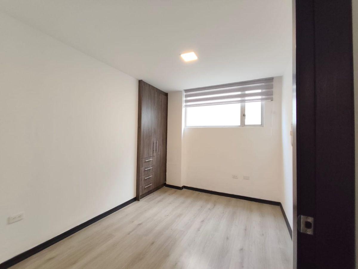 Vendo Dep 2 Dorm. Sector Carcelen Piso 1 Patio — imagen 3