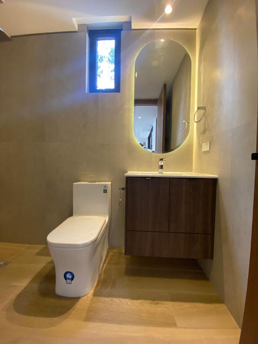 En Venta: Última Casa a Estrenar, de 3 Dorm. + Estudio y Jardín, en Urbanización Campo Alegre — imagen 4
