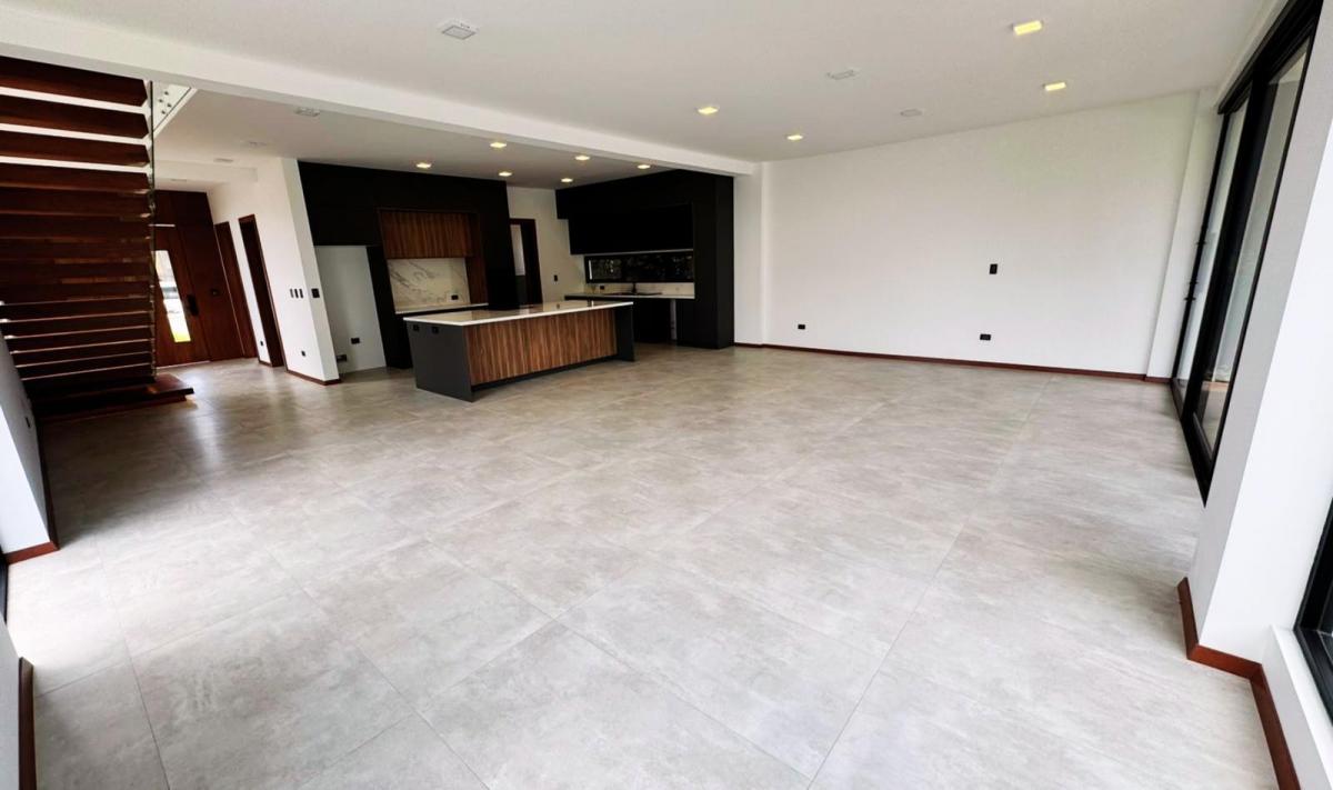 Casa 320 m² en Venta en Tumbaco — imagen 8