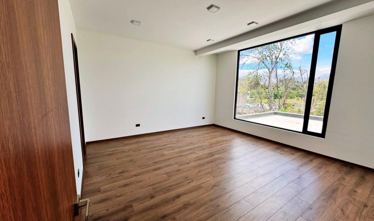 Casa 320 m² en Venta en Tumbaco — imagen 7