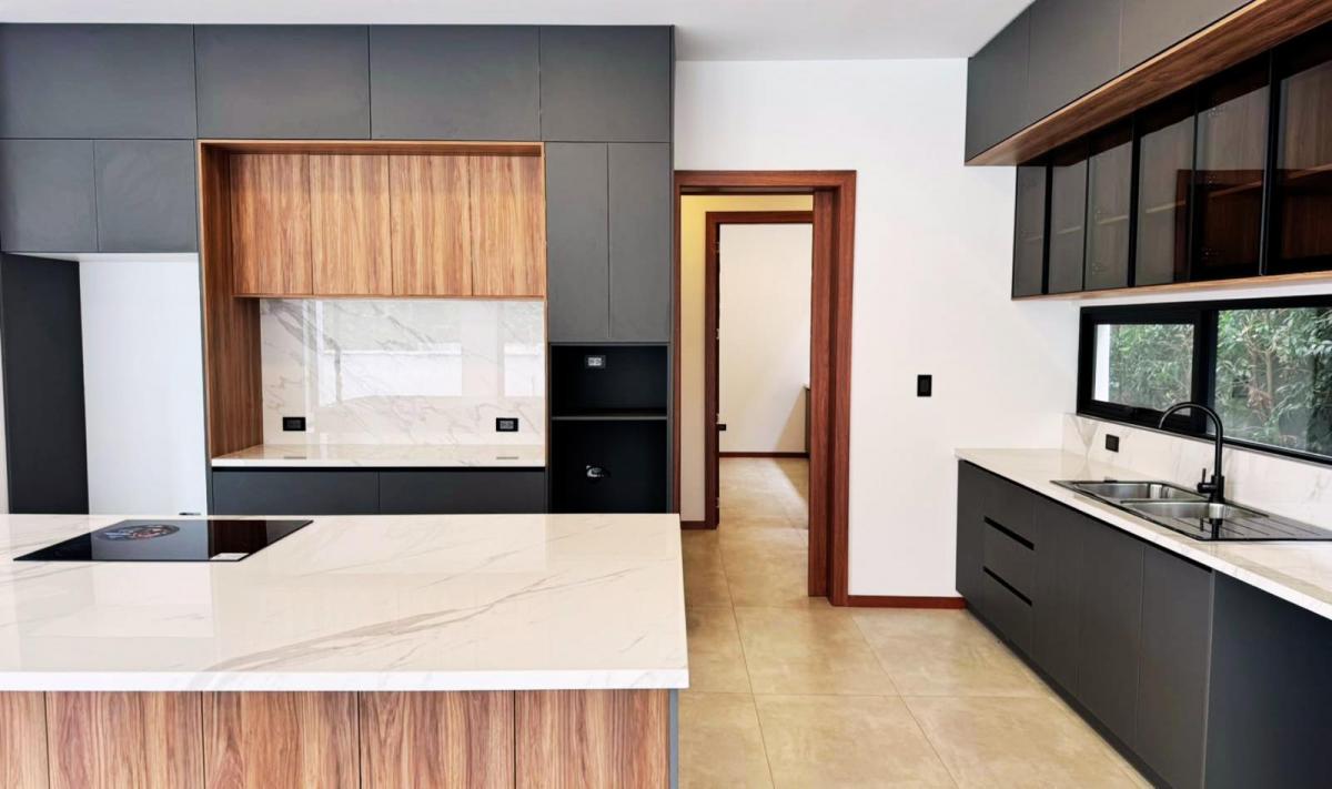 Casa 320 m² en Venta en Tumbaco — imagen 5