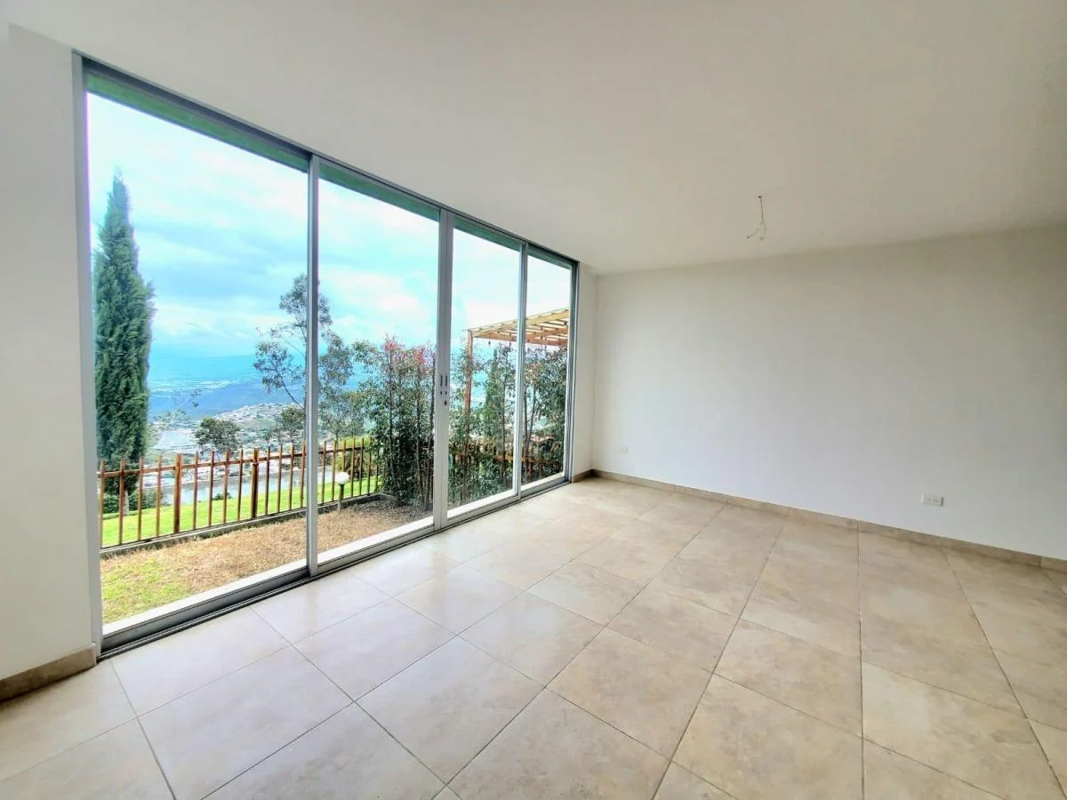 Casa Amplia con Crédito Vip Miti Miti en Calderón — imagen 10
