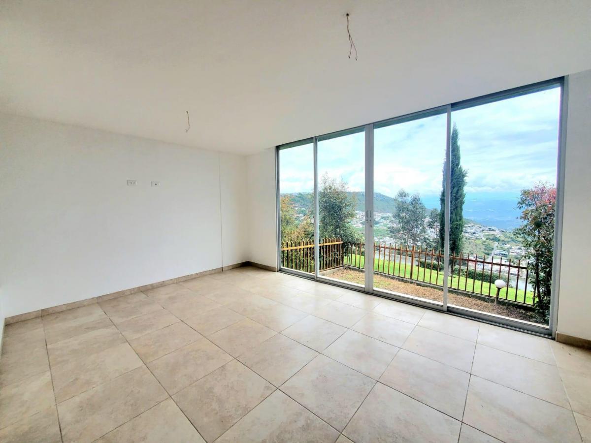 Casa Amplia con Crédito Vip Miti Miti en Calderón — imagen 9