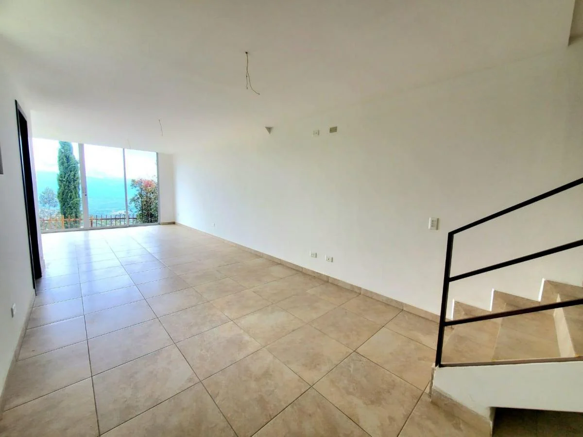 Casa Amplia con Crédito Vip Miti Miti en Calderón — imagen 7