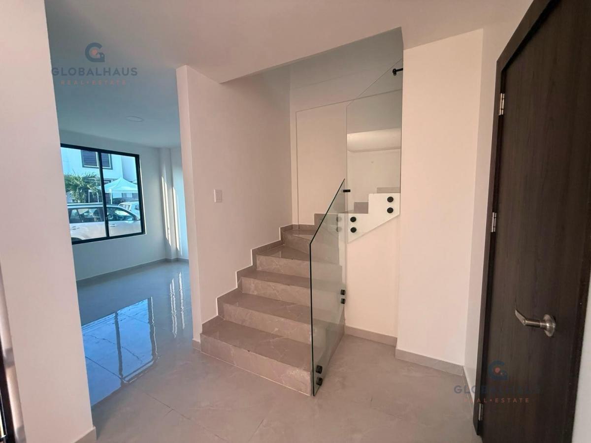 Casa en Venta con 3 Habitaciones en Urb. San Antonio C. A. Guayas — imagen 9