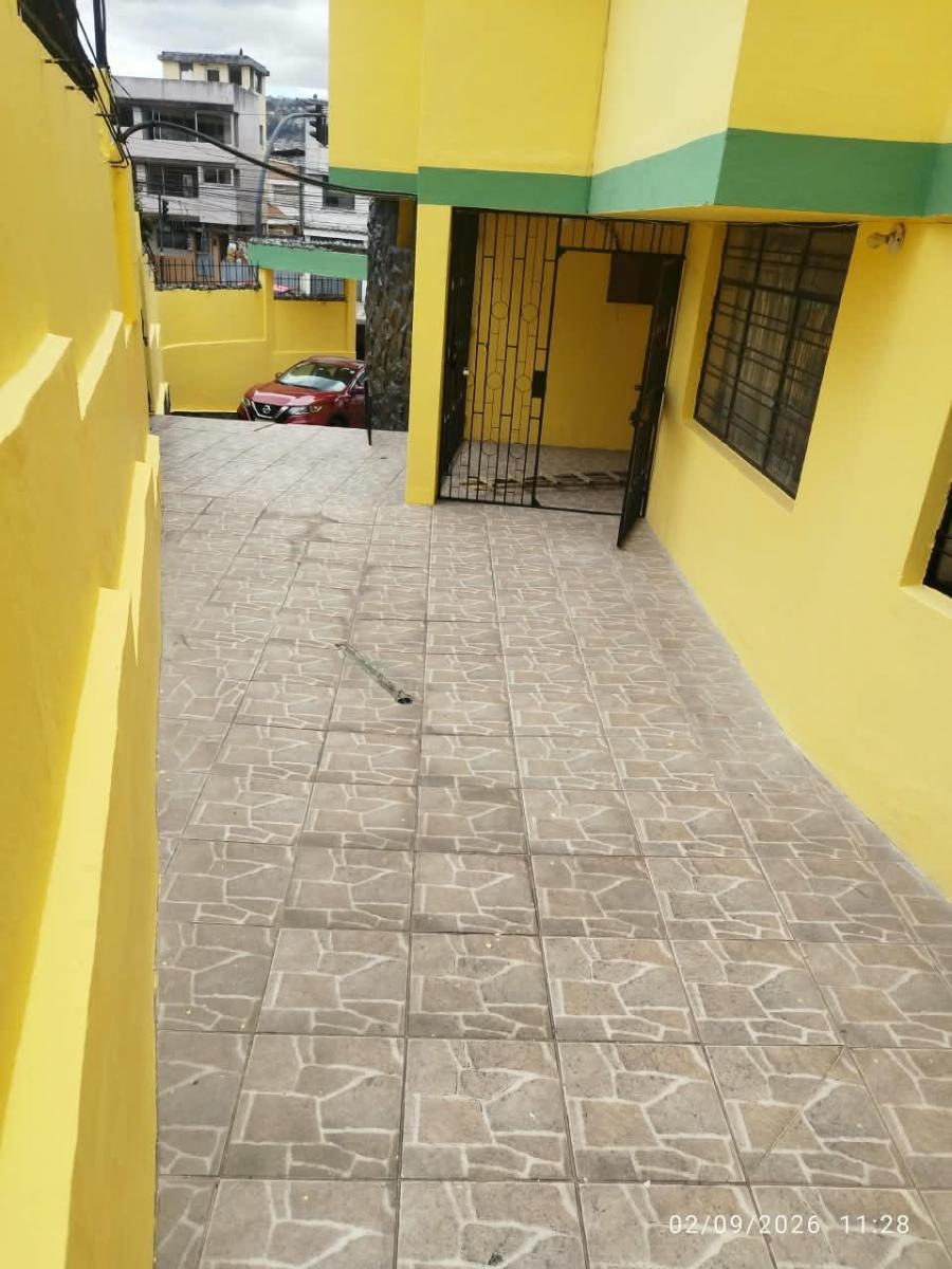 Casa Esquinera en Venta - La Magdalena | 3 Departamentos Independientes | 6 Parq — imagen 8