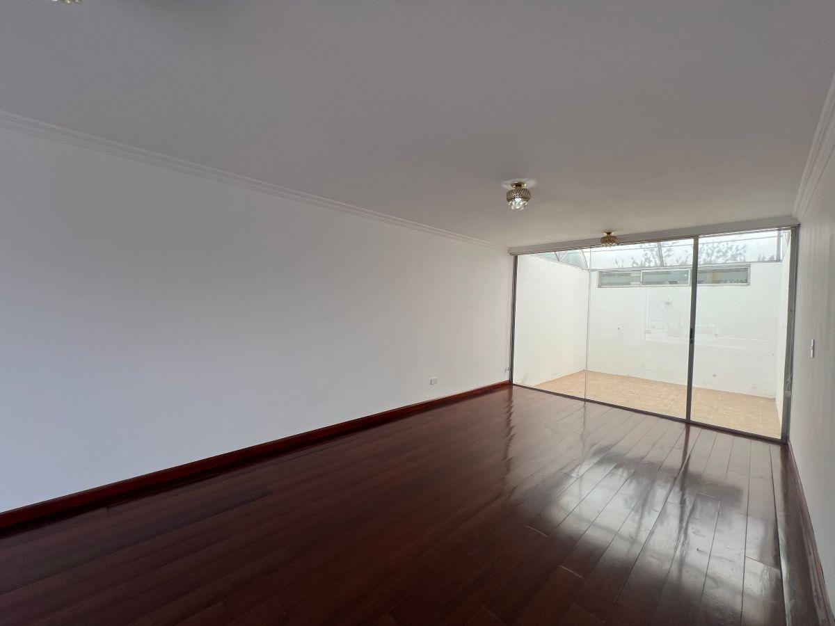 Casa en Venta 3 Dorm. en Ponceano | 3 Plantas + Estudio + Sala de Tv + Terraza. Provincia de Pichincha — imagen 7