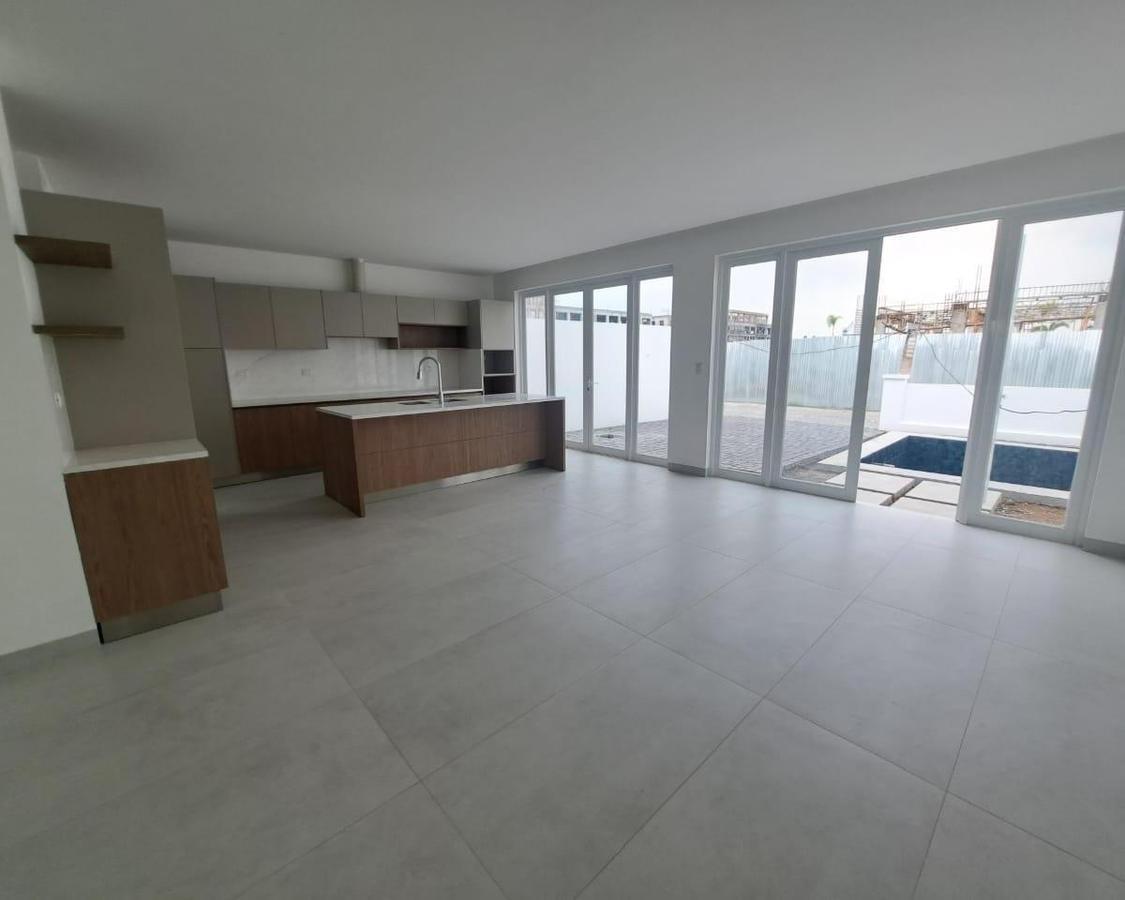 Venta de Cas en Urb. Aires Norte - Samborondon, Guayas — imagen 9