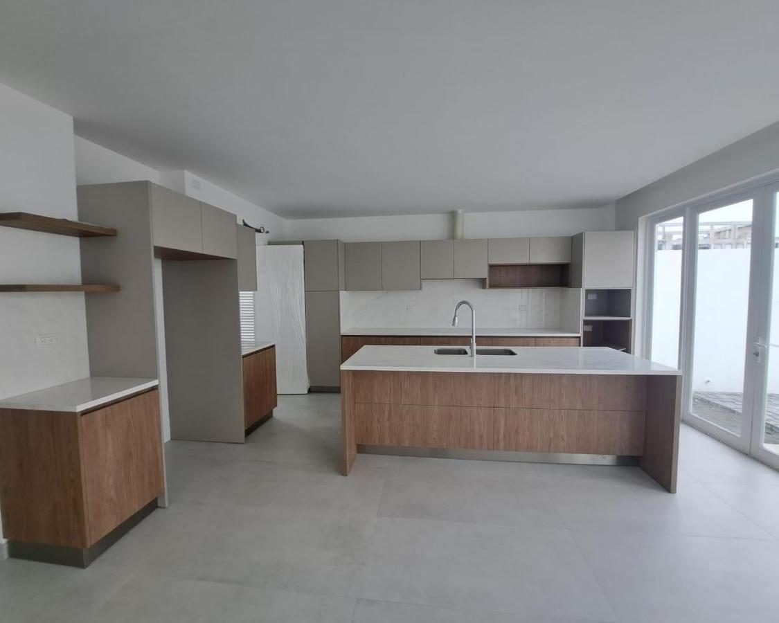 Venta de Cas en Urb. Aires Norte - Samborondon, Guayas — imagen 5