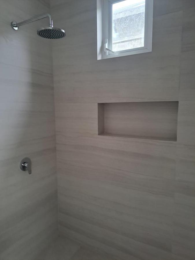 Venta de Cas en Urb. Aires Norte - Samborondon, Guayas — imagen 3