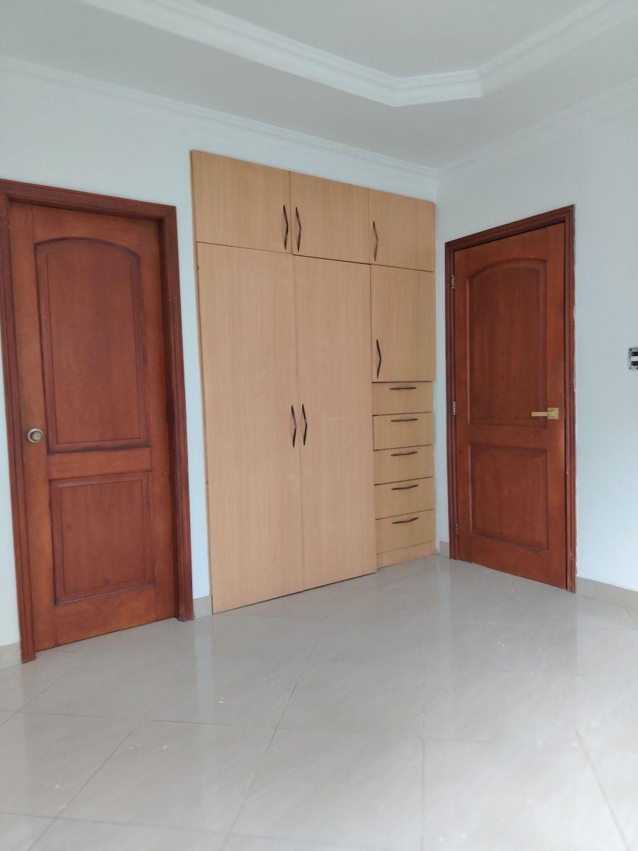 Venta de Departamento en Condominio Kennedy Norte 3 Dorm. 2do Piso + Garaje, Guayas — imagen 4