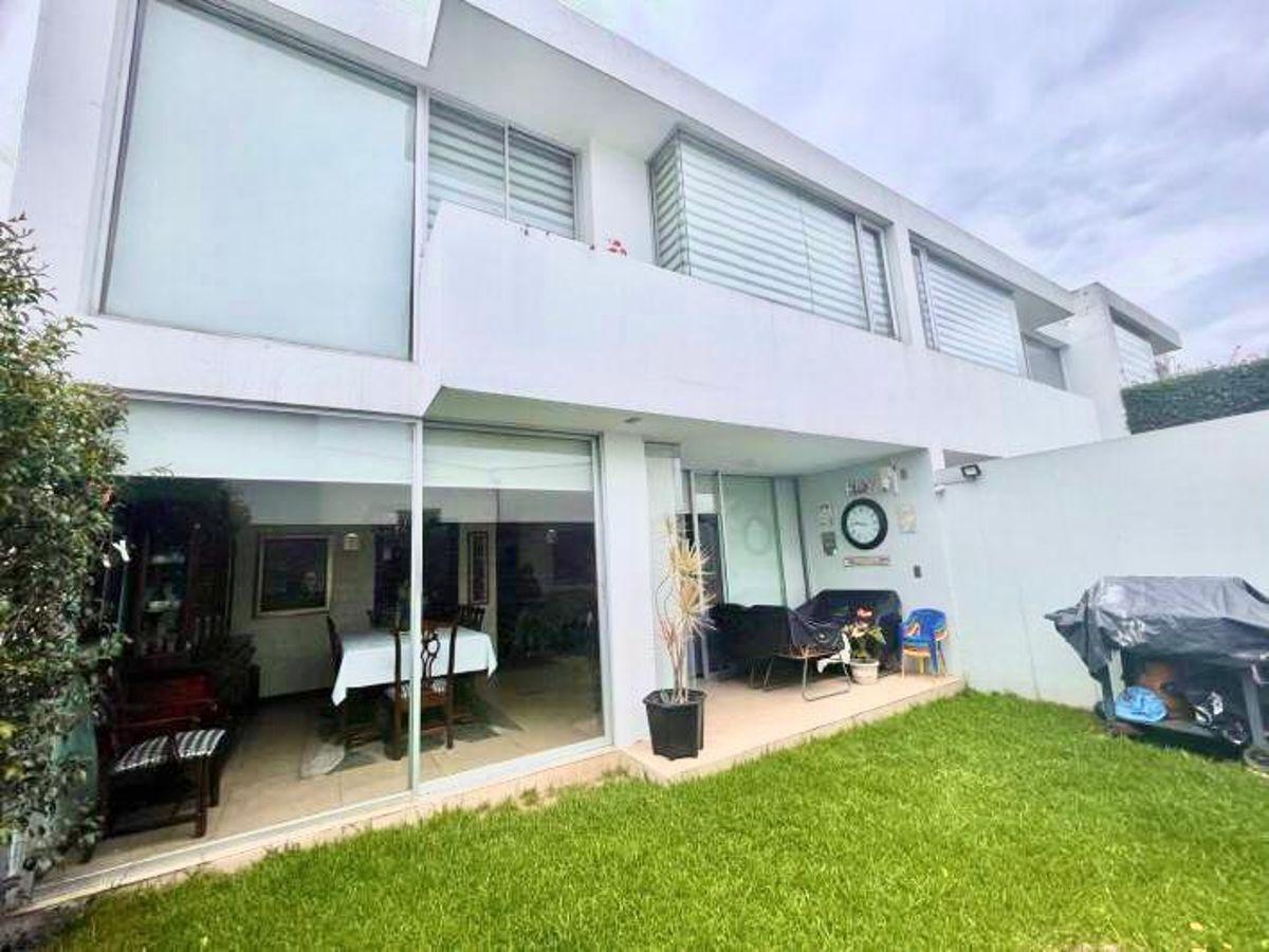 Hermosa Casa de Venta Dentro de Conjunto Privado con Piscina en Cumbaya — imagen 10