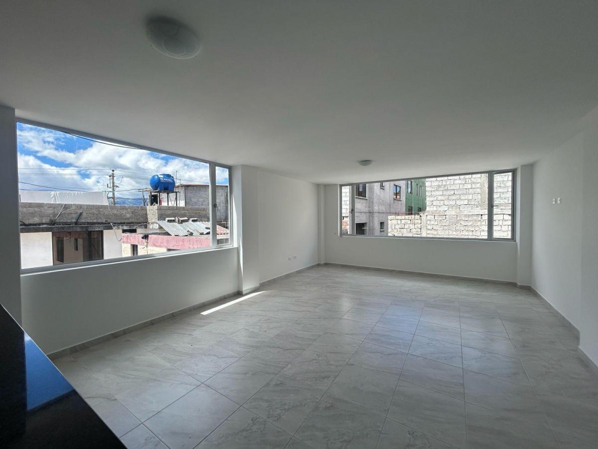 Ira Venta Suite con Parqueadero Sector Abdón Calderón Sangolquí — imagen 10