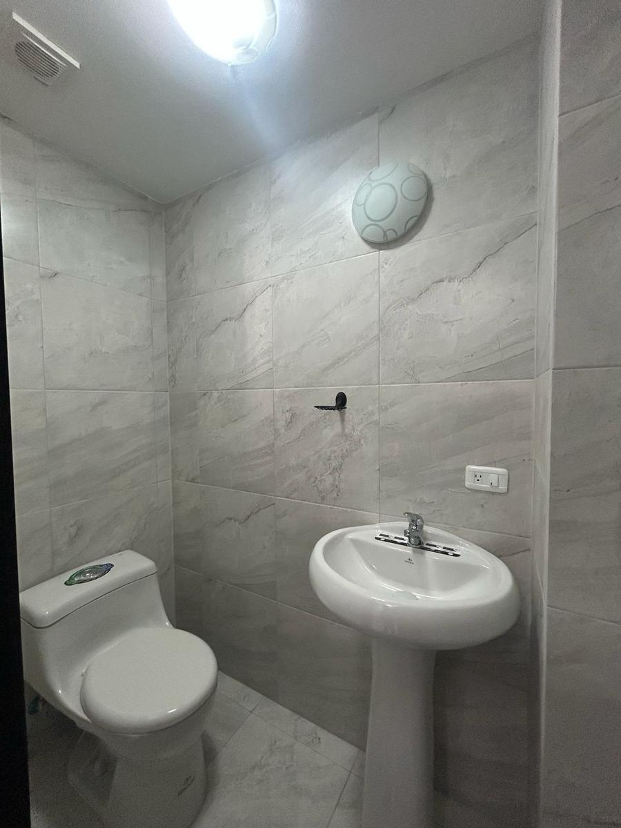 Ira Venta Suite con Parqueadero Sector Abdón Calderón Sangolquí — imagen 6