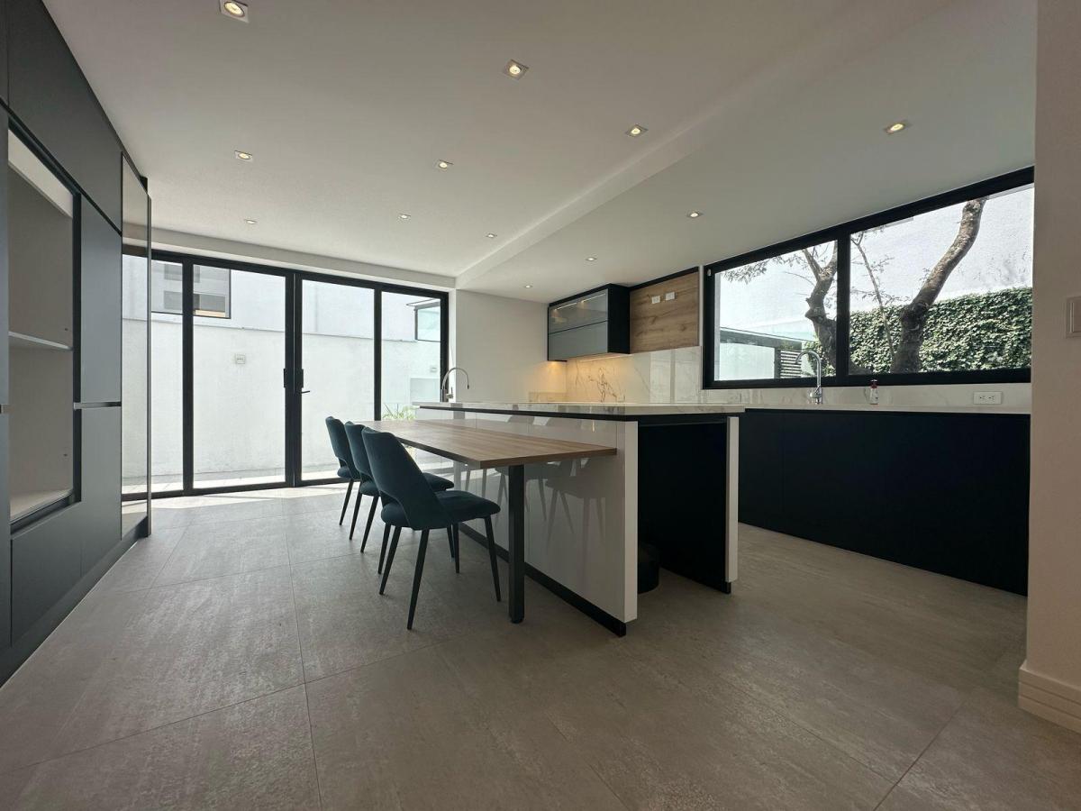 Hermosa Casa Autosustentable con Sistema Fotovoltaico — imagen 6