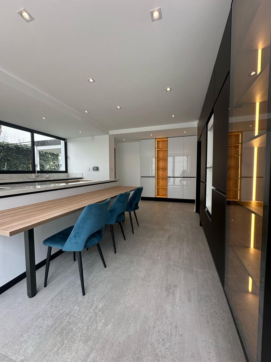 Hermosa Casa Autosustentable con Sistema Fotovoltaico — imagen 3