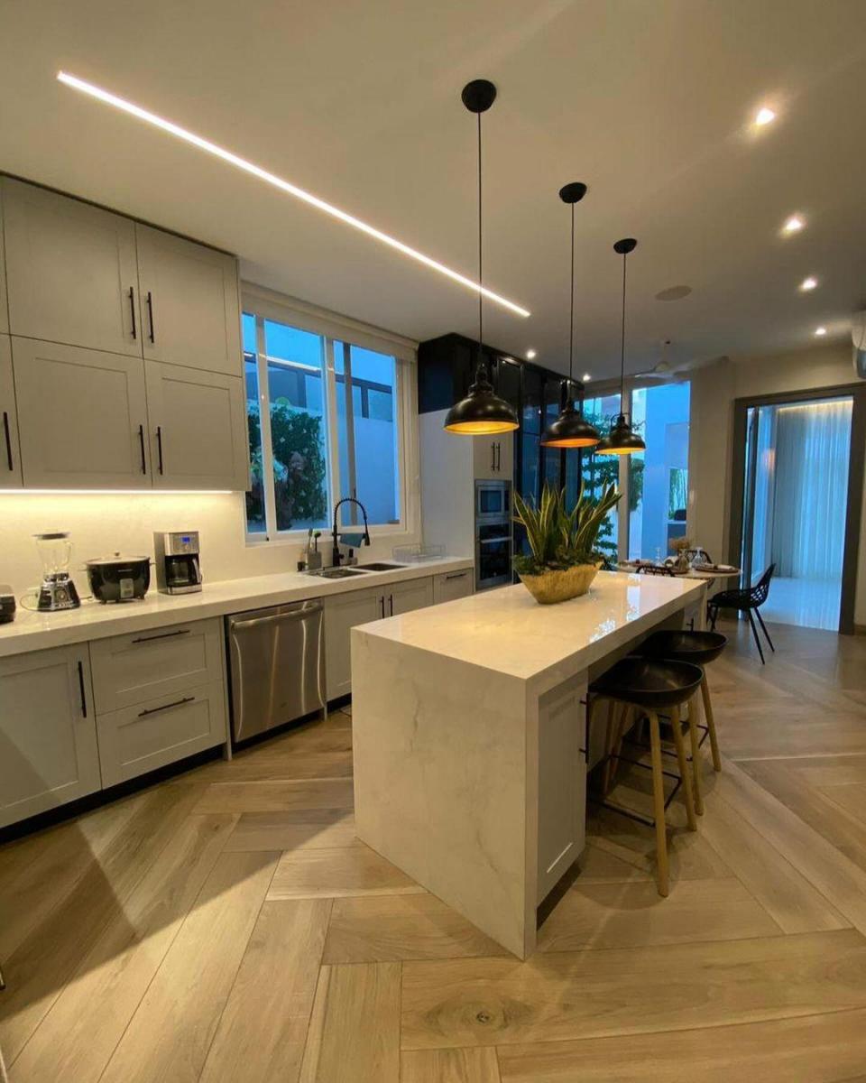 Vendo. Vía Samborondón. Preciosa Propiedad. 3 Habitaciones. Estudio., Guayas — imagen 8