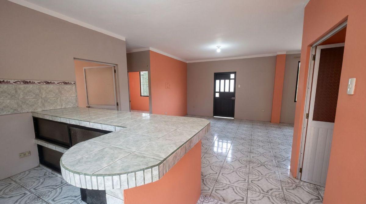 Casa Rentera de Tres Pisos en Venta, El Oro — imagen 4