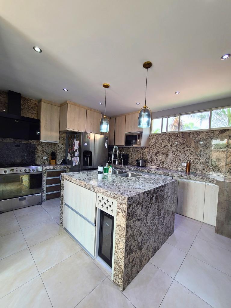 Moderna Casa en Venta Samborondon Km 3, Guayas — imagen 9