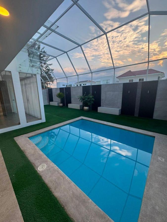Casa de Lujo con Piscina y 4 Parqueos en Urbanización Privada - Estancias del Río, Guayas — imagen 9