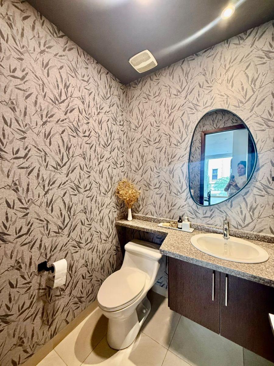 Departamento Exclusivo en Venta Súper Amplio! con Terraza Amplia!, Guayas — imagen 4