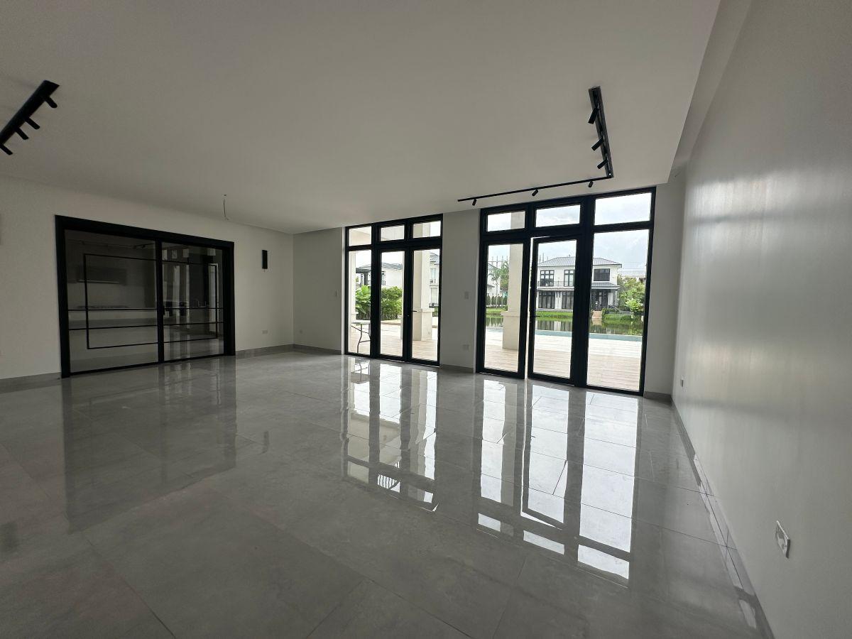 En Venta Casa 595 m² Al Lago, en Samborondon Km 8.5, Aires de Batán, 5 Dorm., Guayas — imagen 9