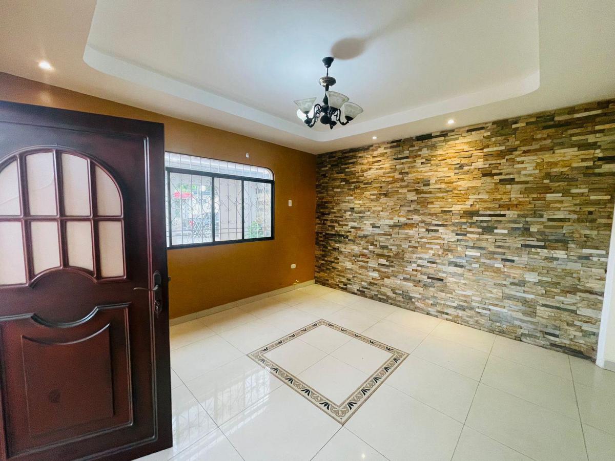 Casa en Venta de Una Planta en Cdla. con Guardiania de Samanes 4, Guayas — imagen 8