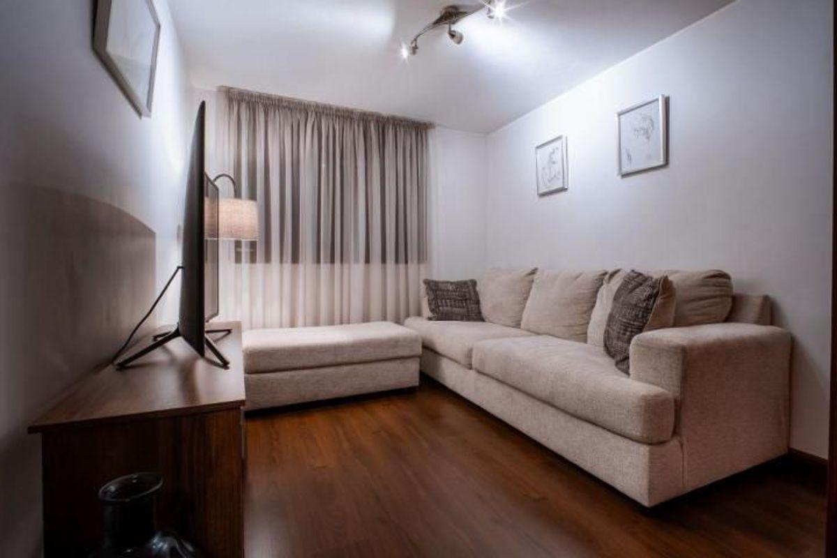 Vendo o Rento Departamento en La Av Gonzalez Suarez — imagen 3