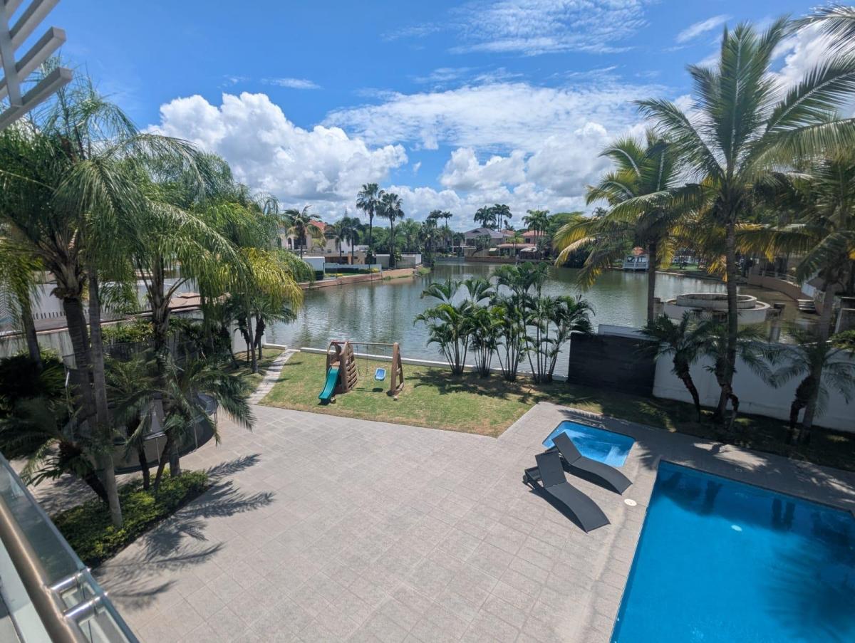 Laguna Club Moderna Casa en Venta Vista Al Lago!, Guayas — imagen 10