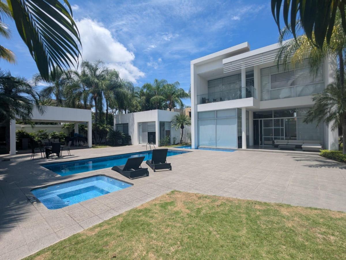 Laguna Club Moderna Casa en Venta Vista Al Lago!, Guayas — imagen 9