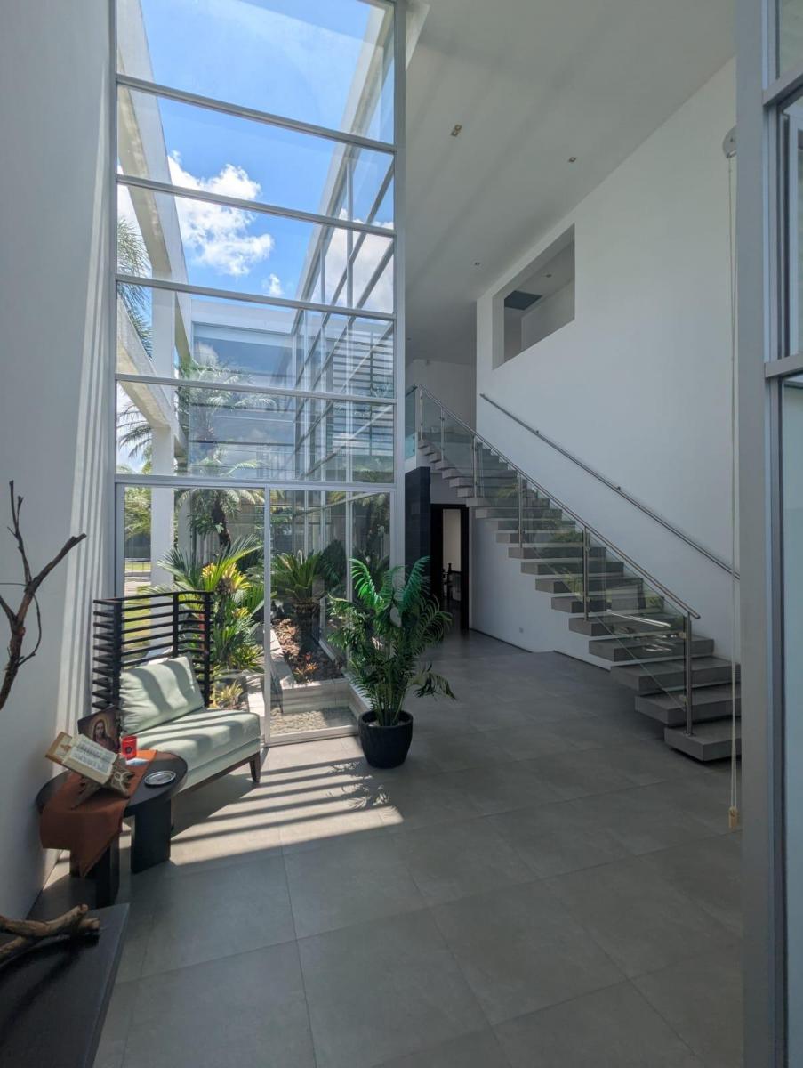 Laguna Club Moderna Casa en Venta Vista Al Lago!, Guayas — imagen 8