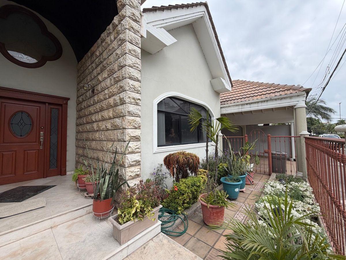 En Venta Casa + Departamento Urb Parques del Rio. Libia T. Guayas — imagen 9