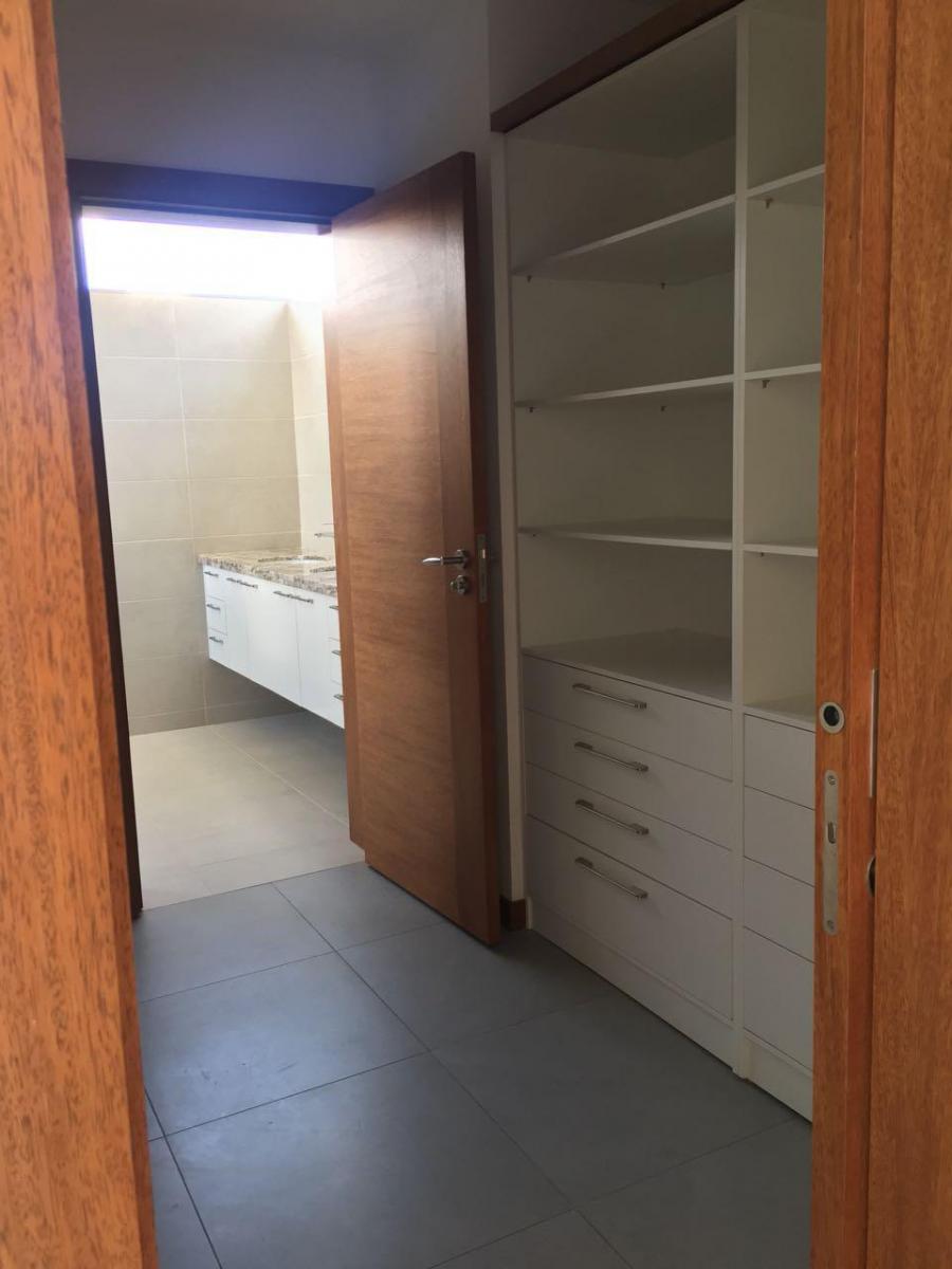 Vendo Lujoso Departamento en Cumbaya — imagen 9