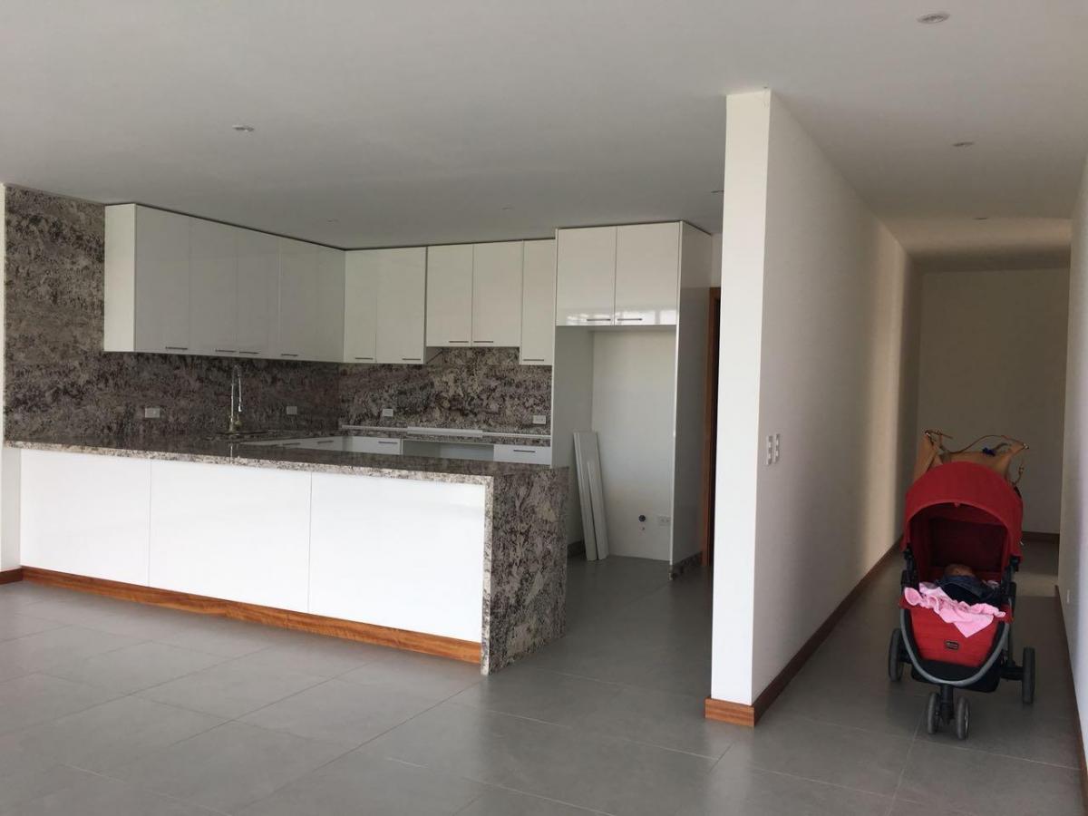 Vendo Lujoso Departamento en Cumbaya — imagen 6