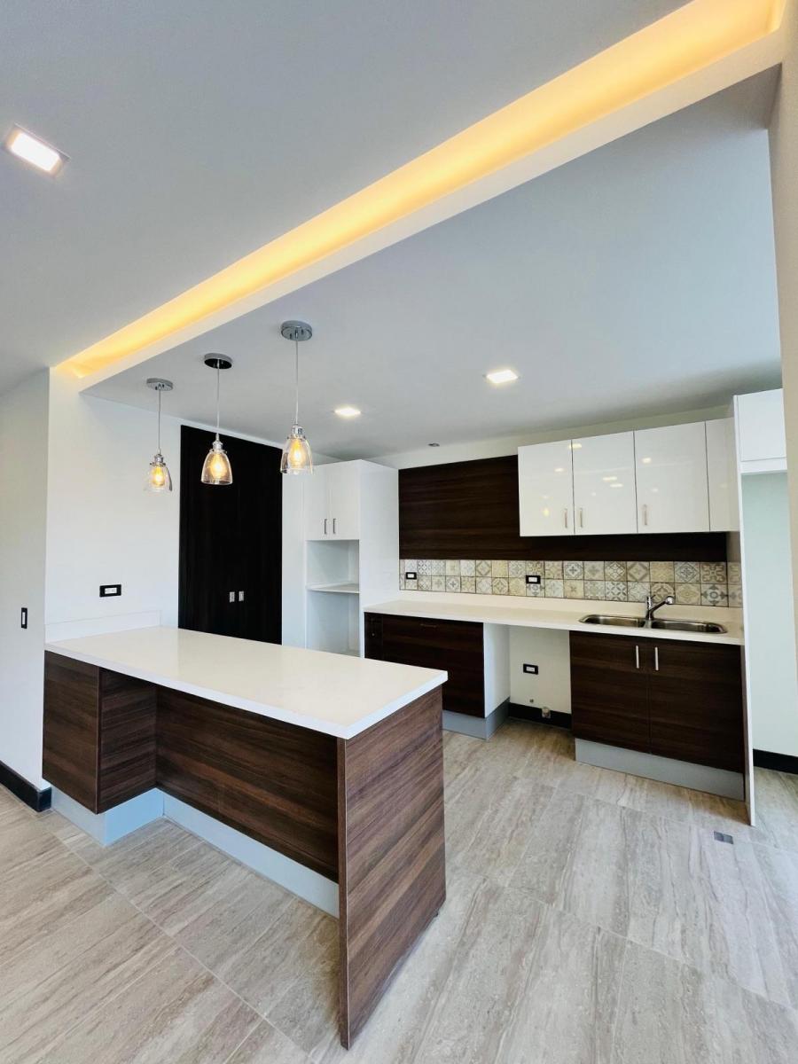 Ira Venta Departamento 3 Dorm. con Terraza. González Suárez. Provincia de Pichincha — imagen 10