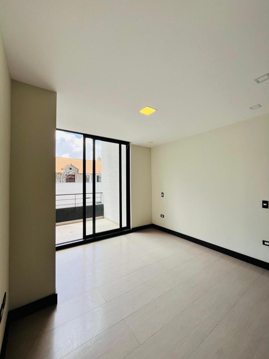 Ira Venta Departamento 3 Dorm. con Terraza. González Suárez. Provincia de Pichincha — imagen 9