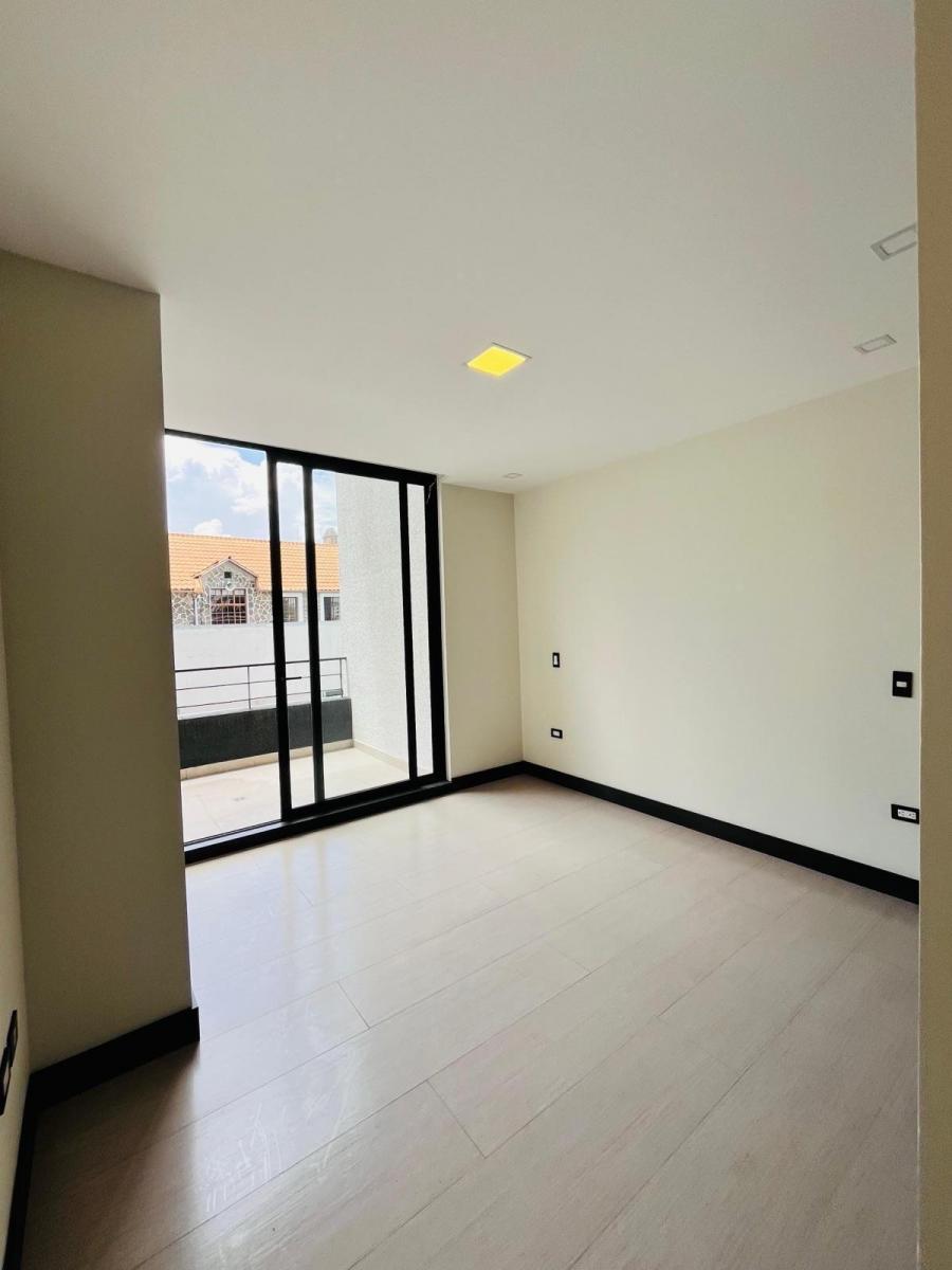 Ira Venta Departamento 3 Dorm. con Terraza. González Suárez. Provincia de Pichincha — imagen 6