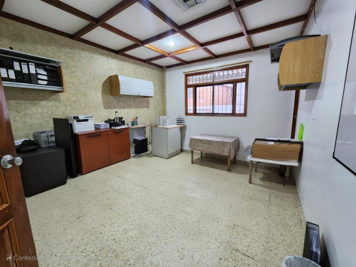 Casa con 3 Habitaciones de 261 m² en Venta en Los Ceibos, Guayas — imagen 5