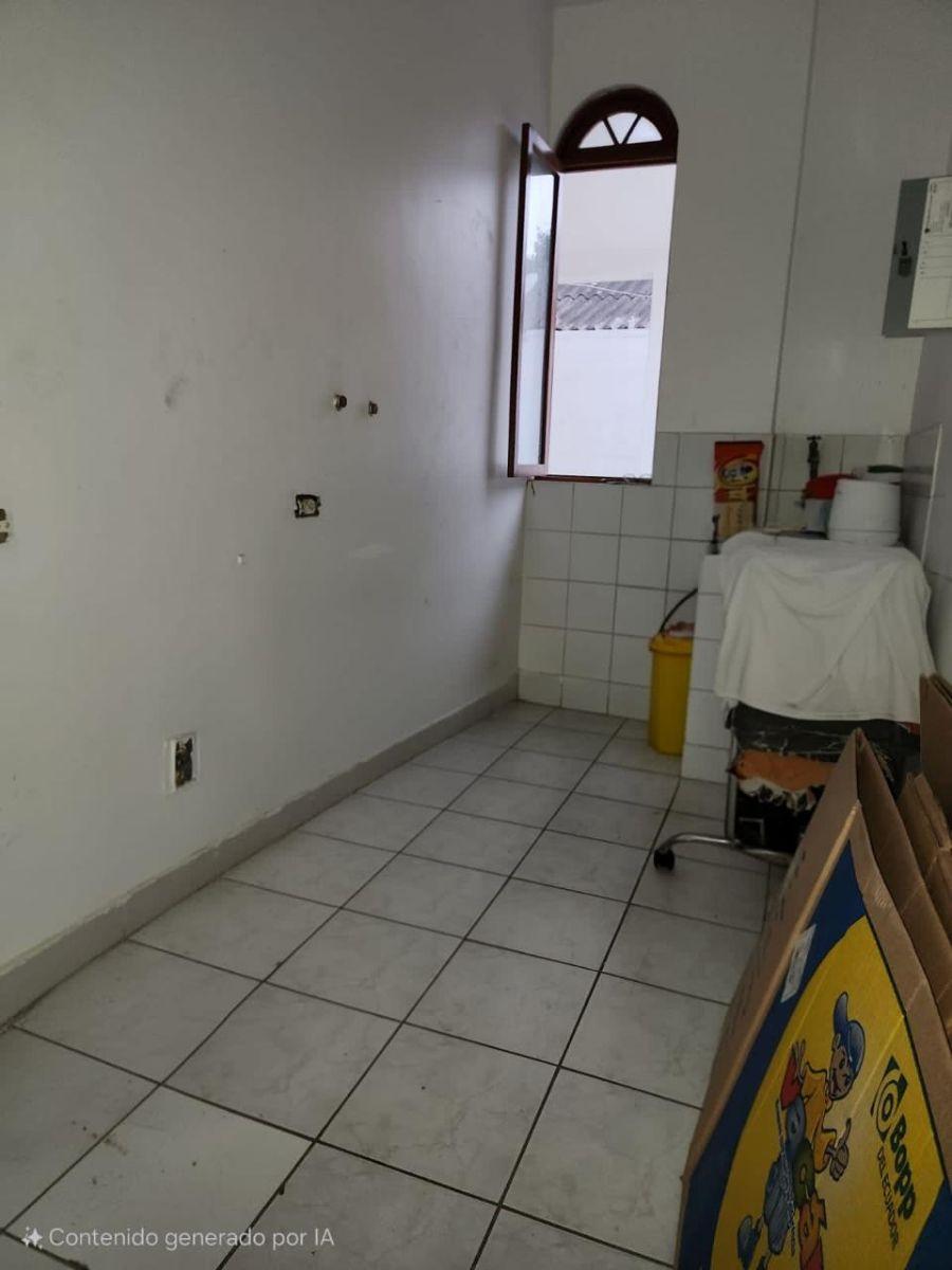 Casa con 3 Habitaciones de 261 m² en Venta en Los Ceibos, Guayas — imagen 3