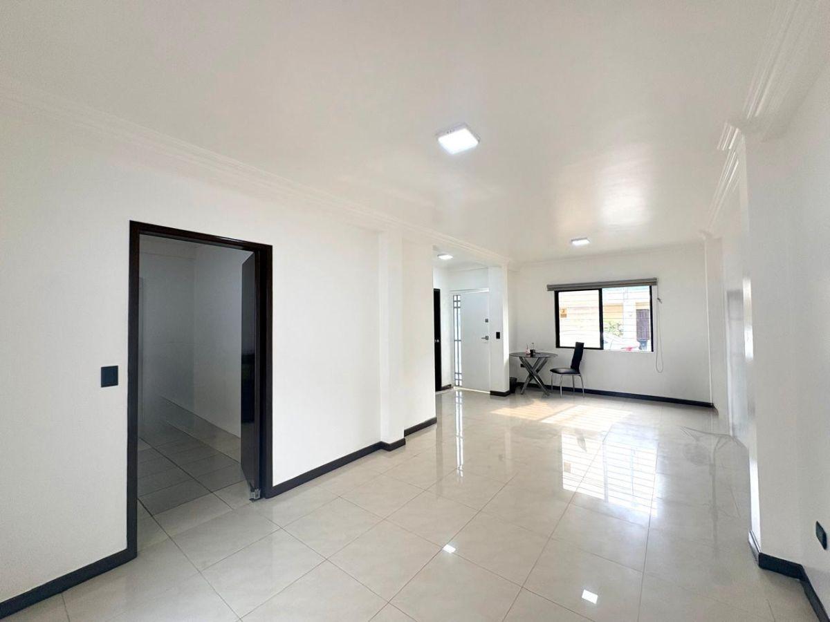 Casa en Venta en Urbanización Villa Club Etapa Floral Via Daule Aurora, Guayas — imagen 9